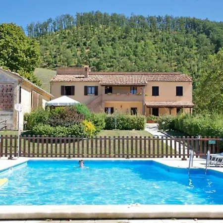 Sleeps 27 Pool Wifi