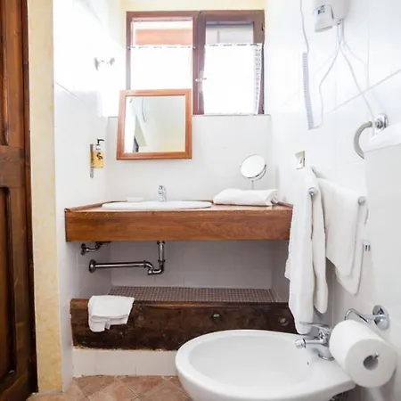 Sleeps 27 Pool Wifi ヴィラ Piobbico